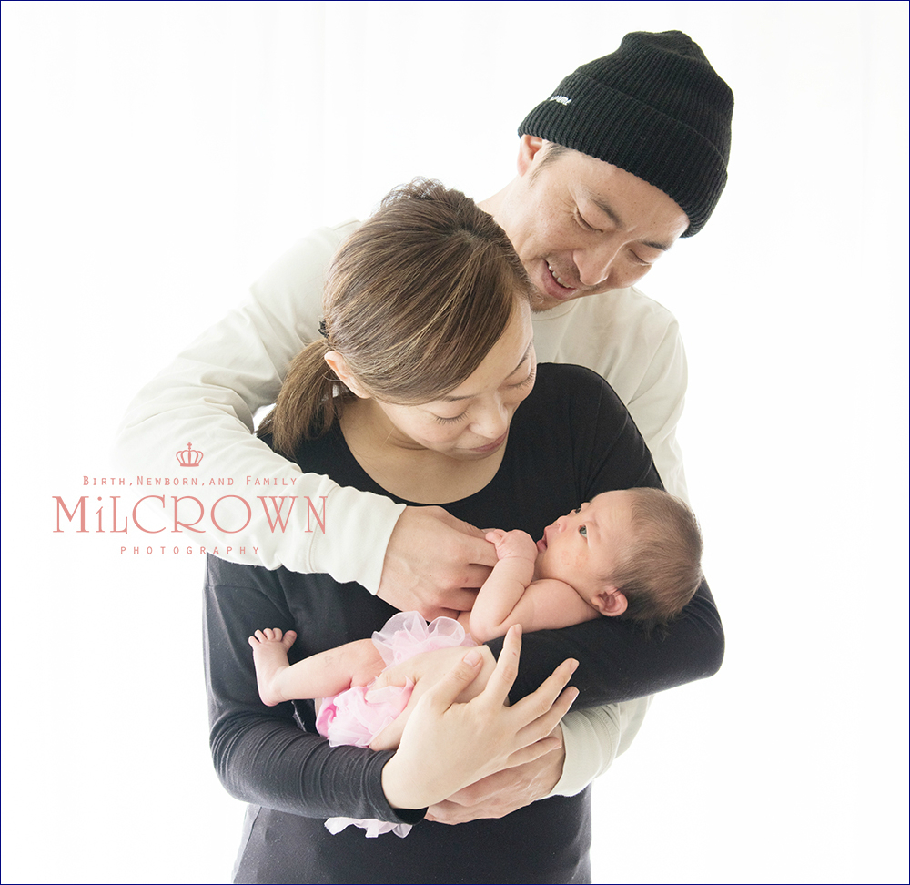 ニューボーンフォト　家族写真　MiLCROWN newborn photo